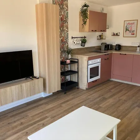 Lägenhet Casita D Escattes, Calme, Special Famille Nîmes